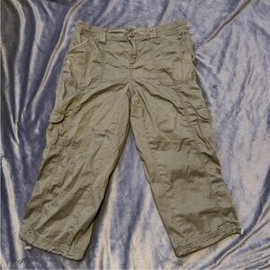 army green capri cargo pants